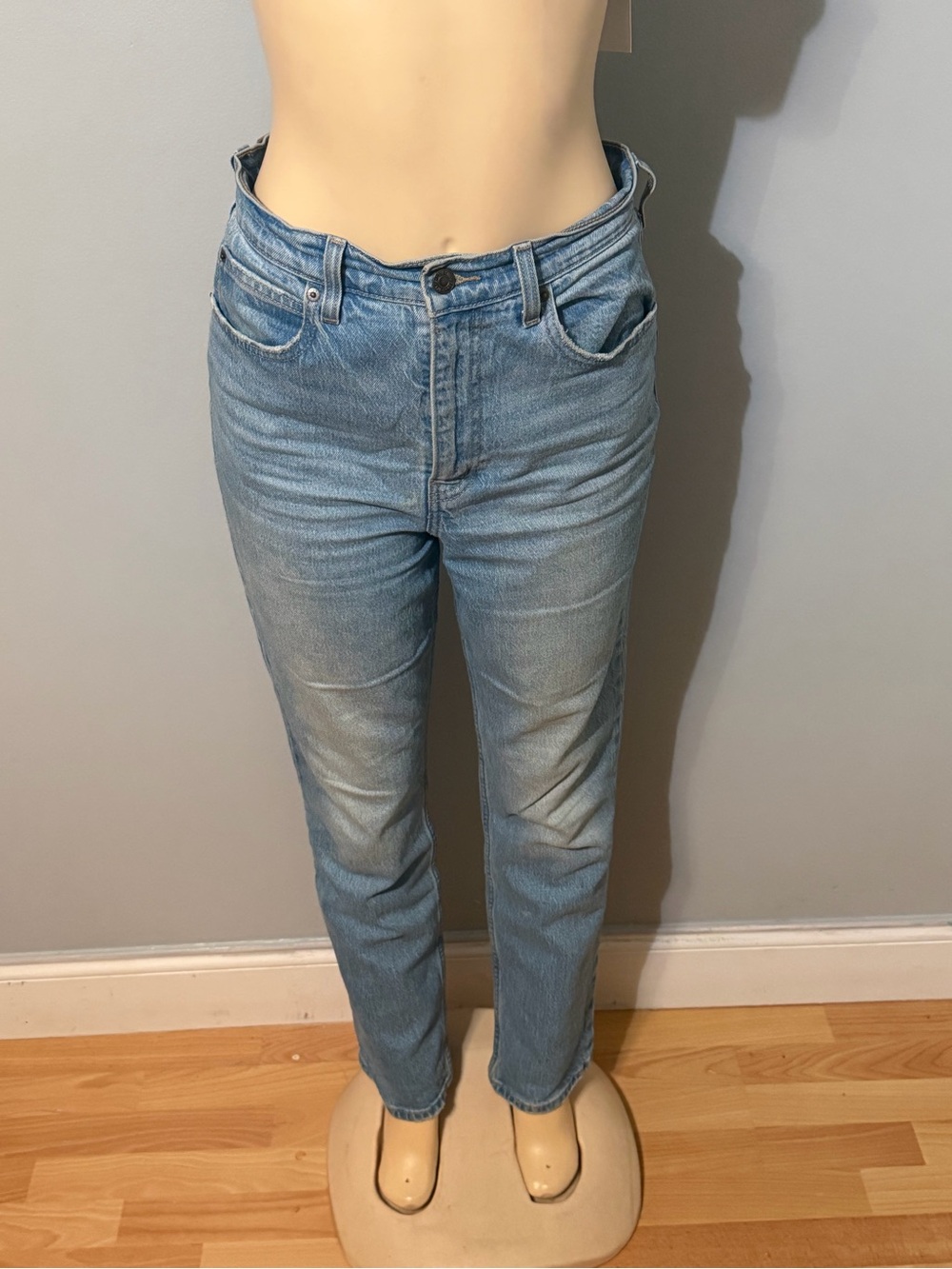 Levi’s Light Blue High-Rise Women’s Jeans